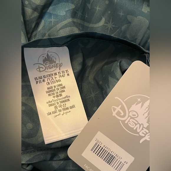 NWT Disney Fantasyland Castle Sleep Satin Pajama 2-piece Set Women's XS Silky - Picture 9 of 10